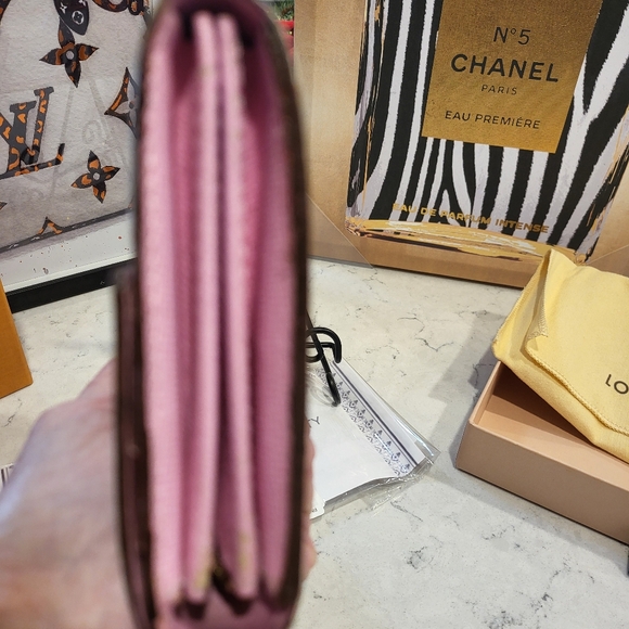 Louis Vuitton Murakami Wallet - Picture 8 of 12